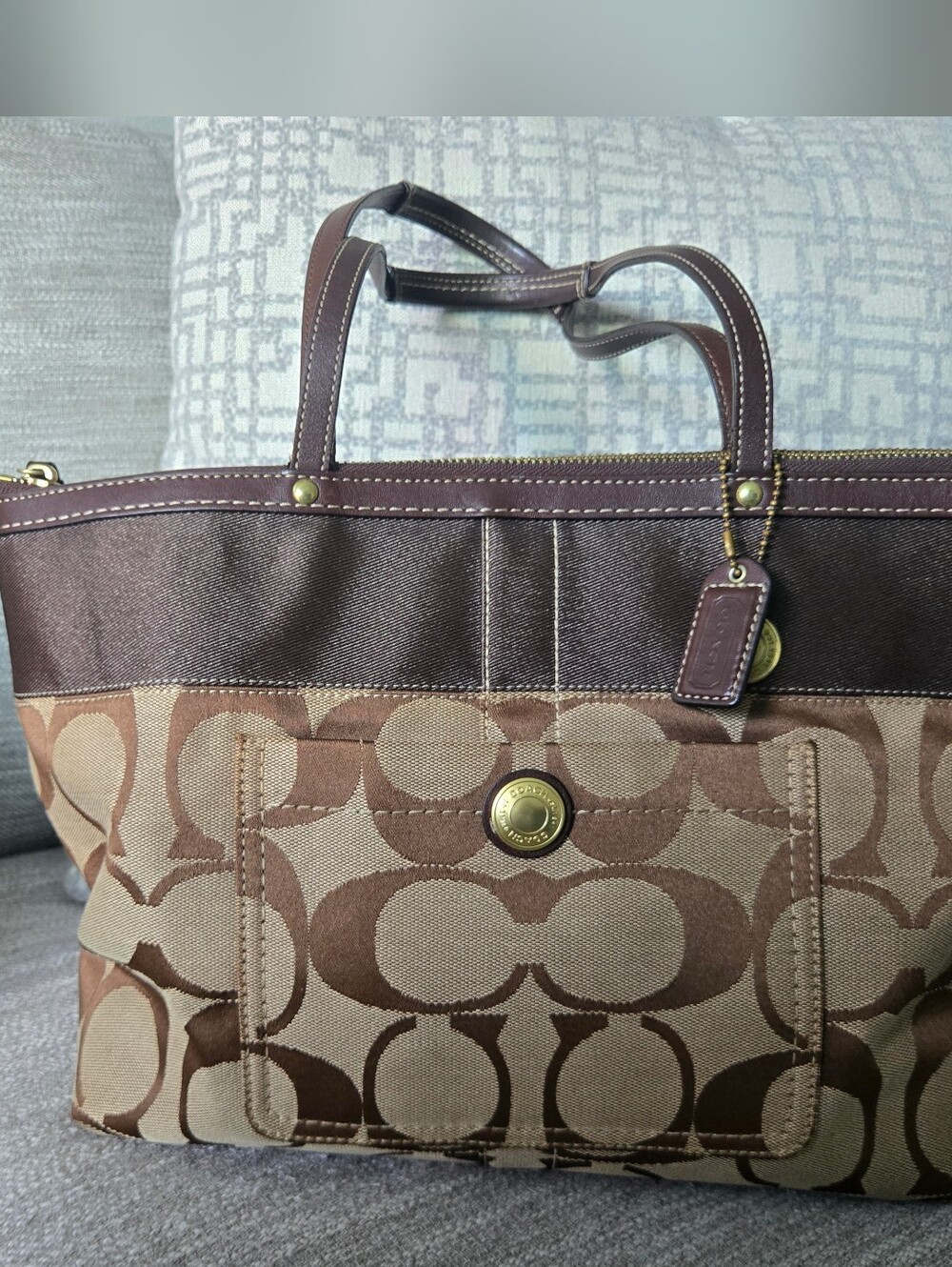 Coach - Picture 1 of 12